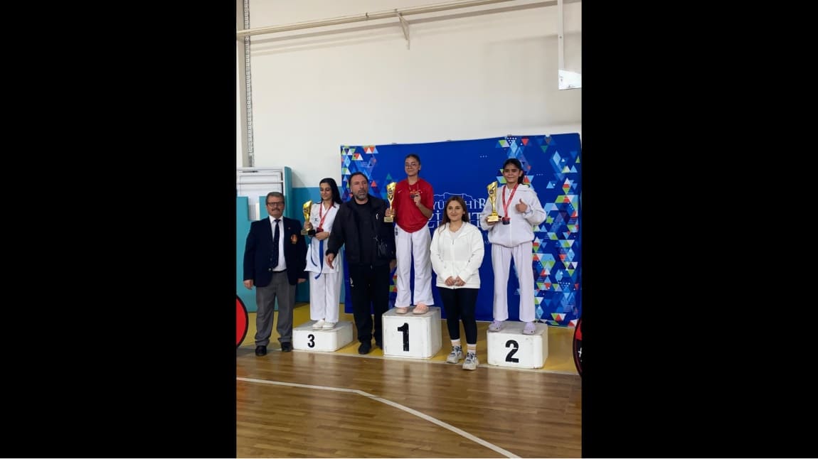 Zehra TOMURCUK - Karate Birincilği